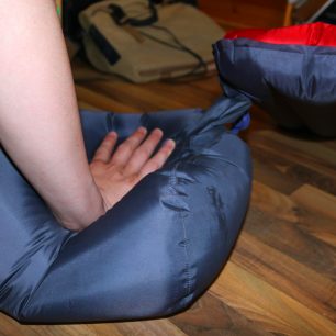 Pro plné nafouknutí matrace Yate Nomad pomocí jejího obalu stačí již 3 cykly