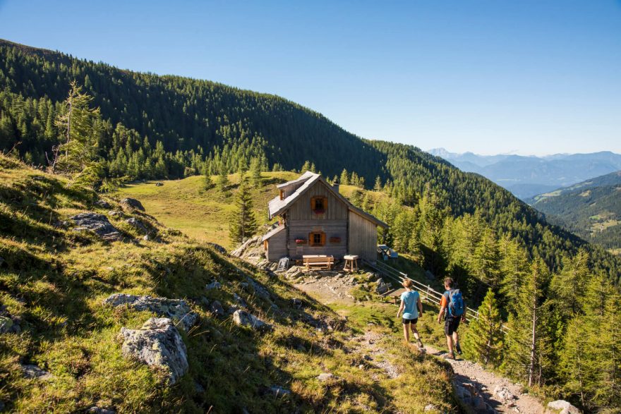 Nockberge-trail je turistická dálková trasa po zaoblených vrcholech pohoří Nockberge v Korutanech, na jižní straně rakouských Alp.