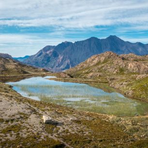 laguna ledovcového původu. Huemul Circuit, Patagonie