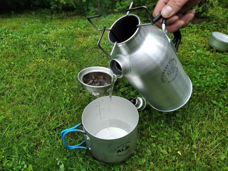 Detail sklápěcích madel na ešusu ALB Matterhorn