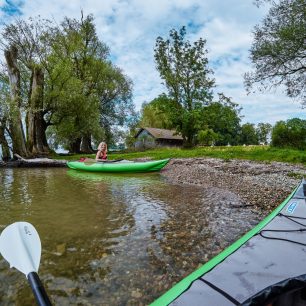 Objevovat Chiemsee na vlastní pěst na kajaku je skvělý typ aktivní dovolené, Německo