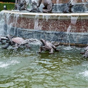 Zahrady zámku Herrenchiemsee, Chiemsee, Německo