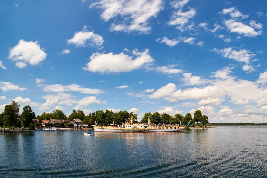 Výstavní zámek Herrenchiemsee, Chiemsee, Německo