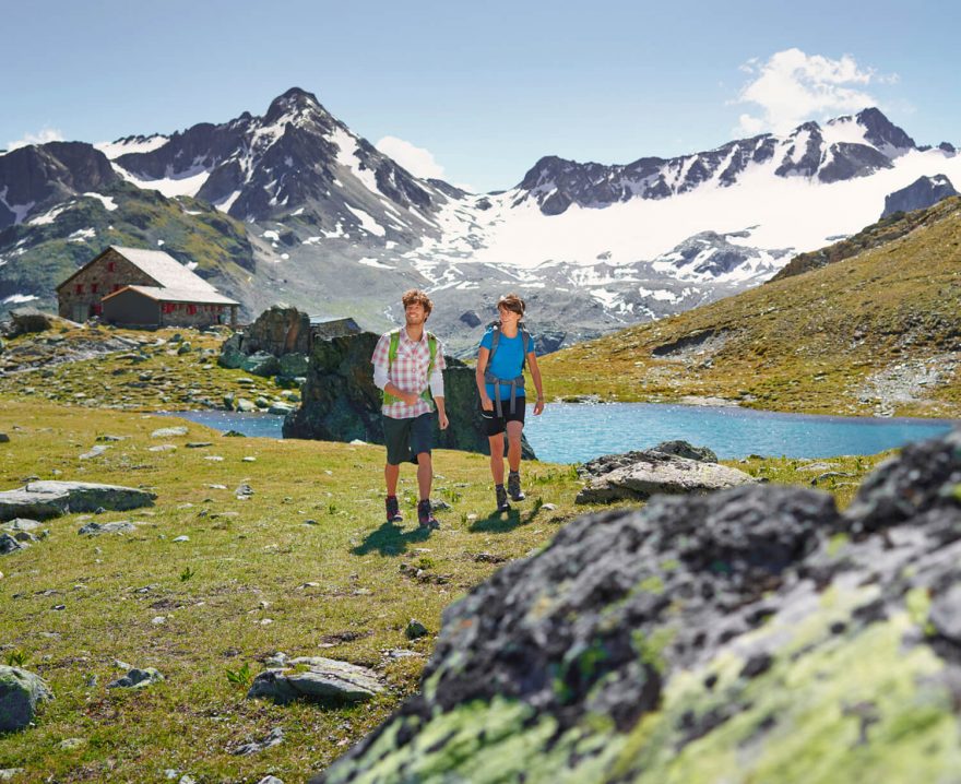 Turistika kolem jezer v regionu Davos Klosters, Švýcarsko. Destination Davos Klosters / Stefan Schlumpf