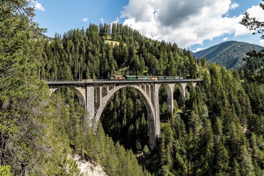 Historický vlak Rhétské dráhy z Klosters do Filisuru. Destination Davos Klosters / Andrea Badrutt