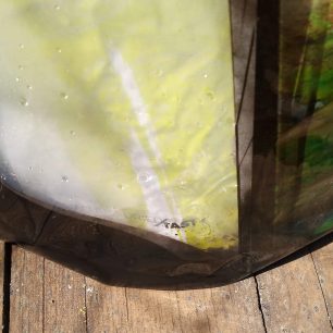 Po zalití studenou vodou začne kapsle okamžitě fungovat a ohřívat obsah - Adventure Menu