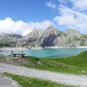 Jezero Lünersee v pohoří Rätikon