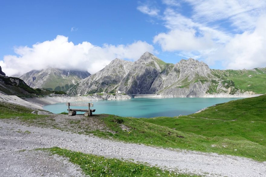 Jezero Lünersee v pohoří Rätikon