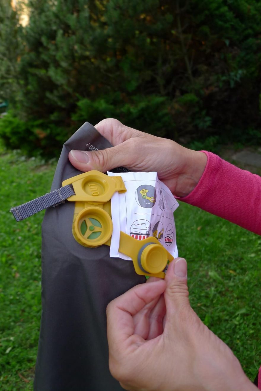 I když je nafukovací ventil otevřený, vzduch z karimatky neuniká a vy si ji můžete dofoukávat dle libosti, pak v klidu zavřít ventil.