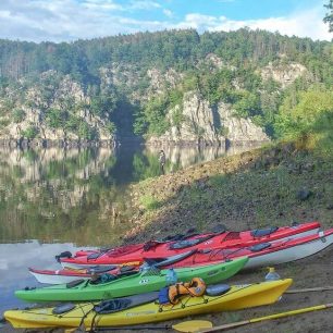 Německá nebo alpská jezera se nejrůznějšími jezerními, turistickými nebo i mořskými kajaky jen hemží a jejich uživatelé vědí proč.