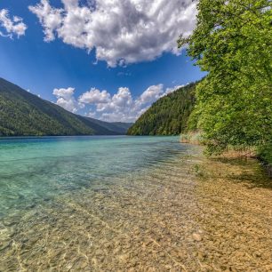 Průzračná voda jezera Weissensee má kvalitu pitné vody.