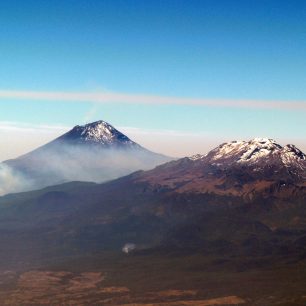 Vulkány Iztaccíhuatl a Popocatépetl, Mexiko