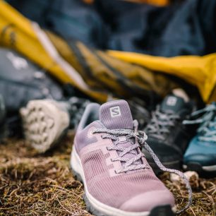 Boty Salomon OUTline Prism GTX se hodí do přírody i do města.