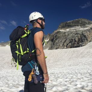 Batoh Camp M45 si rozumí i se sedacím úvazkem