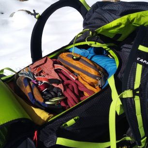 Zadní vstup do batohu je užitečná věc - CAMP M45