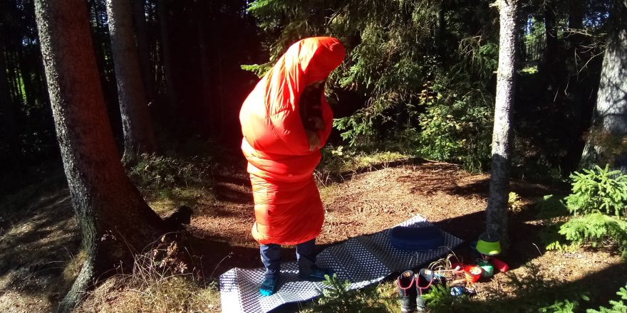 Spacák KWAK Kuňka K185 je možno díky dvoum jezdcům na zipu rozepnout i ze spodní strany