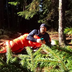 Testování spacáku při spaní bez přístřešku - KWAK Kuňka K185