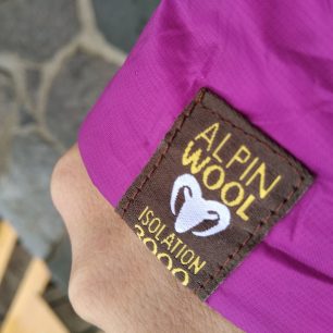 Logo Alpin Wool 3000 na rukávu