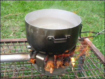 Jak si vyrobit vařič dřívkáč podle Vrabiho