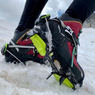 Mačky Camp Ascent vás na sněhu podrží.