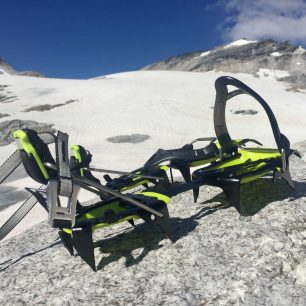 Ocelové mačky Camp Ascent.