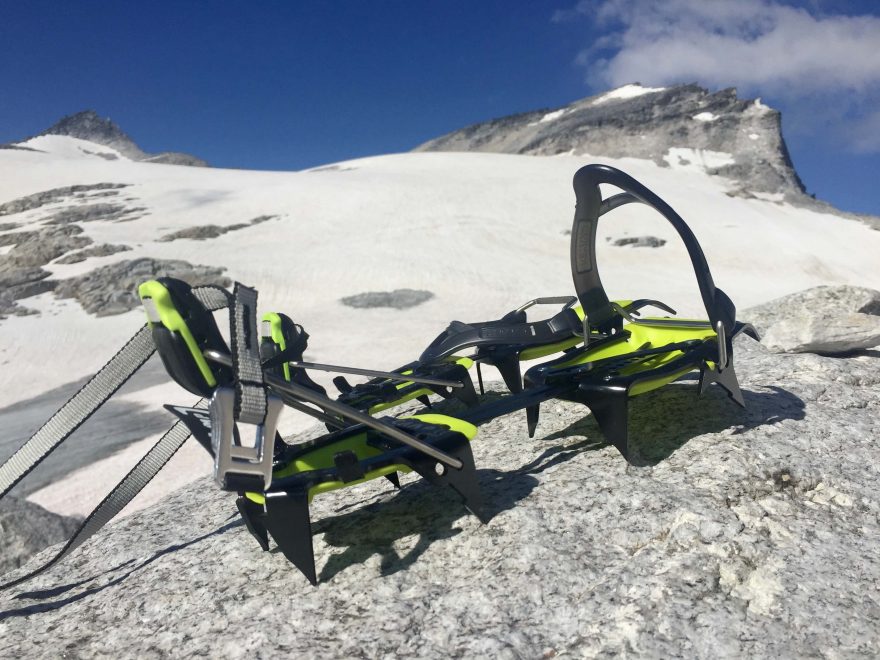 Ocelové mačky Camp Ascent.