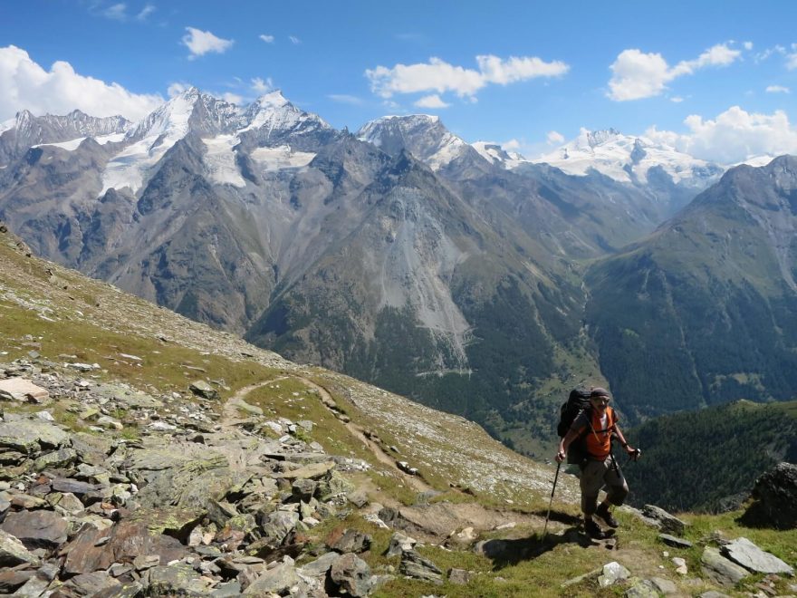 Horská panoramata. Traverz tří Walliských klenotů – Alphubel – Täschhorn – Dom, Švýcarsko, Alpy