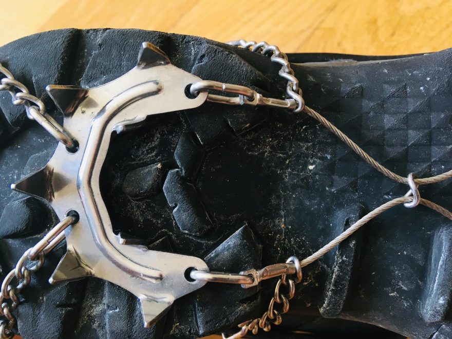 Detail patní části nesmeků YATE Run Trail