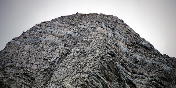 Výstup na Malou Mojstrovku zajištěnou cestou