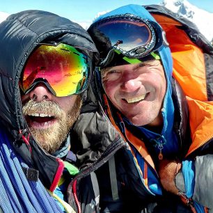 Mára Holeček, ambasador HUDY, a Zdenda Hák, ambasador Direct Alpine, po úspěšném prvovýstupu na nepálský Chamlang.