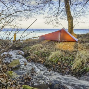 Nordisk Lofoten 1 ULW patří k nejmenším a nejlehčí (490 g) dvouplášťovým stanům pro jednu osobu na světě.