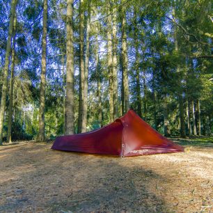 Nordisk Lofoten 1 ULW patří k nejmenším a nejlehčí (490 g) dvouplášťovým stanům pro jednu osobu na světě.