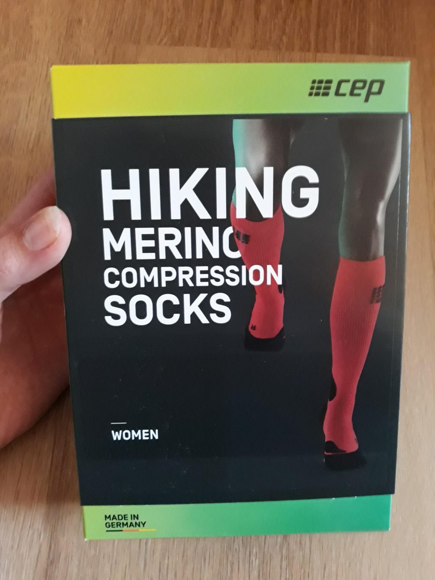 Balení podkolenek CEP Hiking Merino Compression Socks