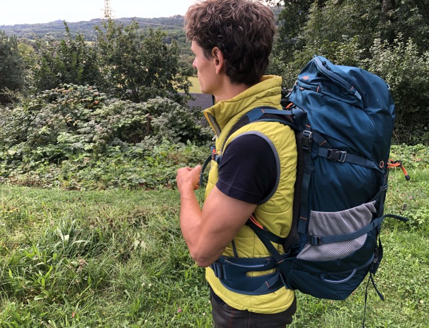 Perfektně sedí na zádech i s odlehčeným bederákem - Pinguin Walker 50