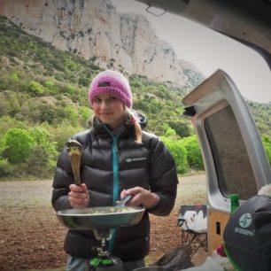 vícedélky Montrebei - ranní siesta v autě