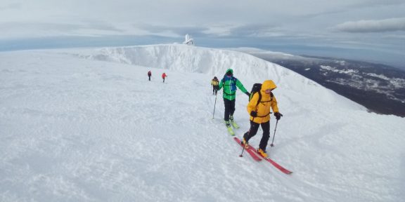 Skitouring v Krkonoších: 4 dny na hřebenech
