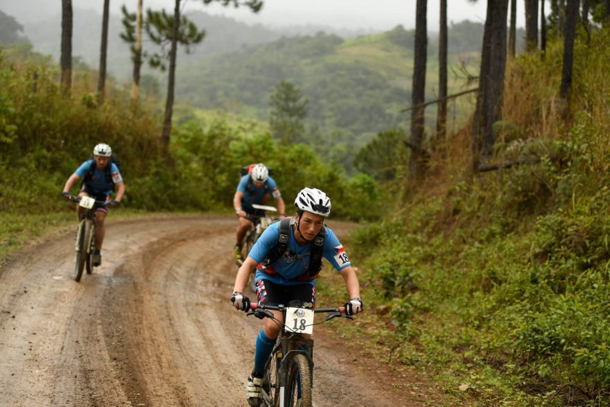 Základními disciplínami adventure race jsou běh, jízda na horském kole a kajak.