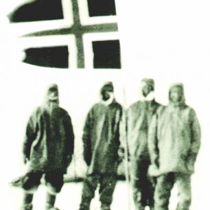 Roald Amundsen v oblečení Devold na Jižním pólu v r. 1911