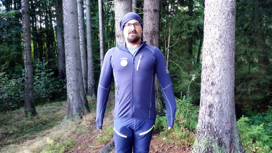 Když je opravdu chladno, rukávy můžete přetáhnout i přes ruce - Direct Alpine Dragon