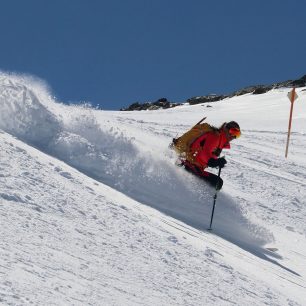 Prašanové lyžování v květnovém Ötztálu