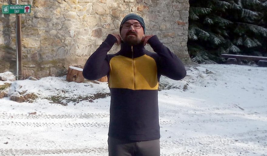 Límec je vysoký tak akorát a dá se případně přeložit jako rolák - Devold Expedition