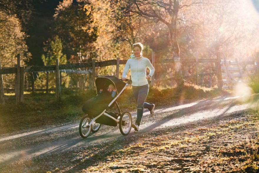 Světová šampionka ve skyrunningu Emelie Forsberg si oblíbila běžecký kočárek Thule Glide 2.