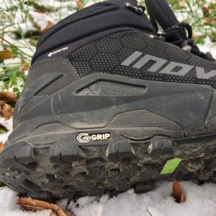 Agresivní podešev bot Inov-8 Roclite Pro G 400 GTX.
