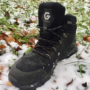 Bota Inov-8 Roclite Pro G 400 GTX podrží i na sněhu.