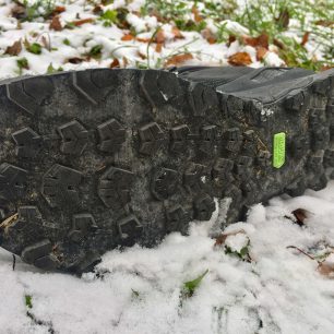 Detail podešve bot Inov-8 Roclite Pro G 400 GTX.