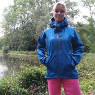 Pohled na bundu Talung Lady zepředu.