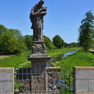 Most přes jedno z ramen Moravy v Litovli.
