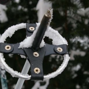 BC hůlky mají tvrzený rovný hrot