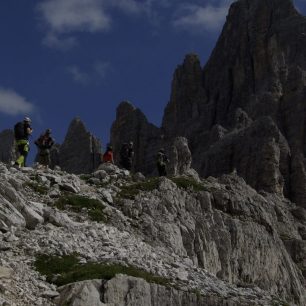 Nástup na ferratu na Paternkofel, via ferraty Dolomity, italské Alpy