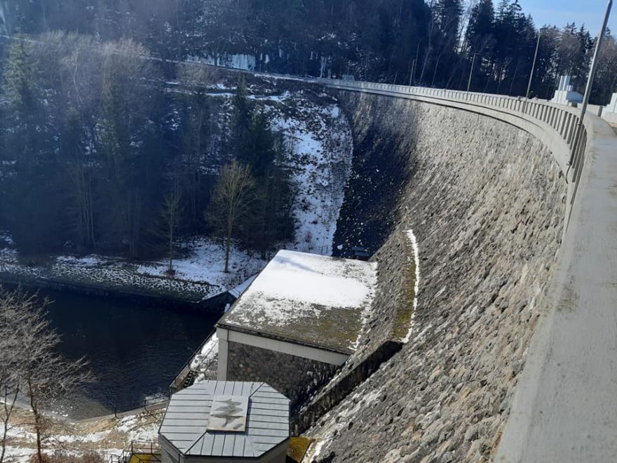 Hráz vodní nádrže Seč